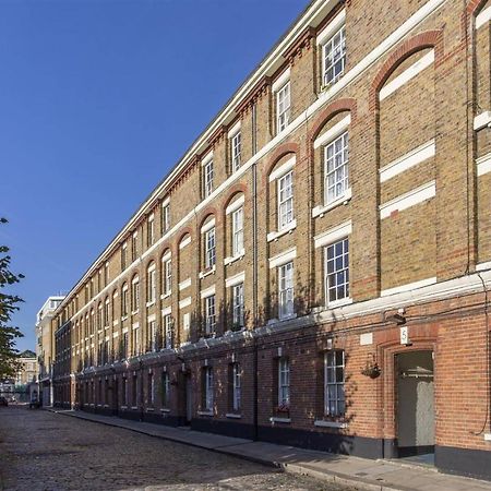 Traditional Victorian 2 Bed In Cobbled Street + Mod Cons - Full Home London Kültér fotó