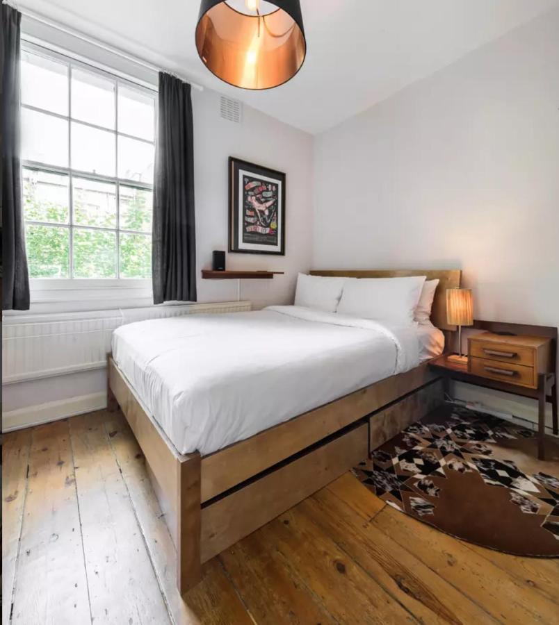 Traditional Victorian 2 Bed In Cobbled Street + Mod Cons - Full Home London Kültér fotó
