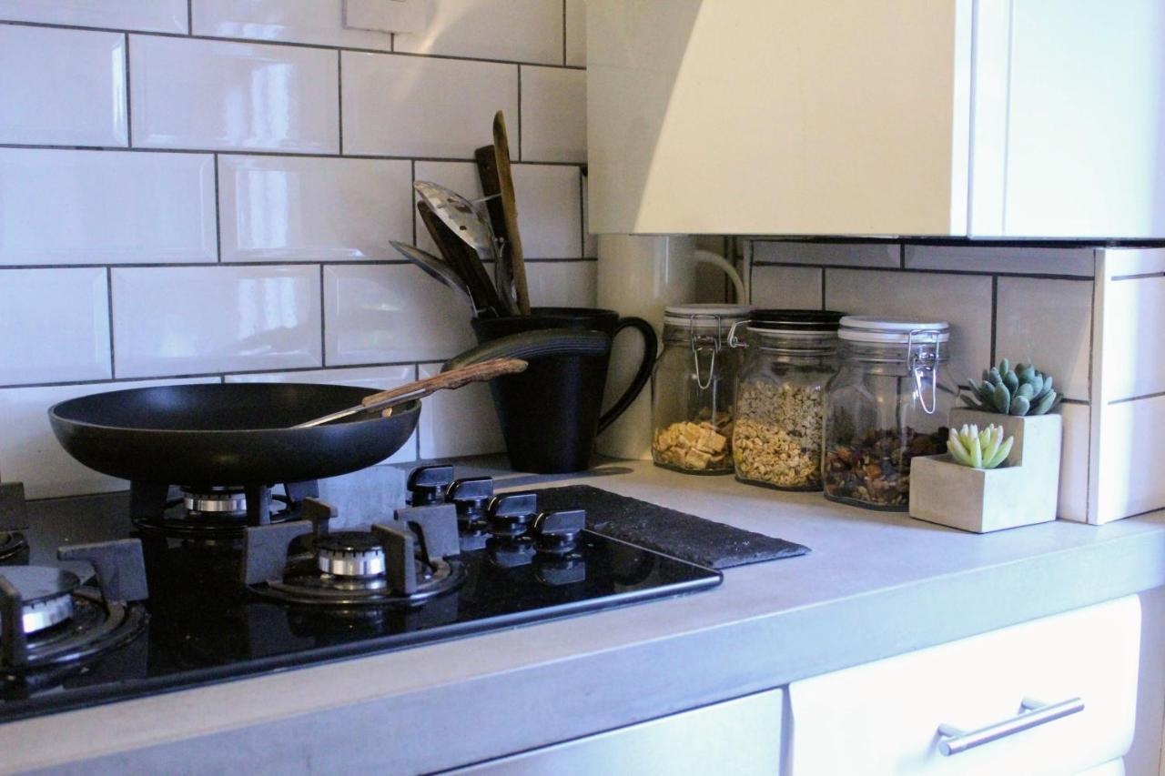 Traditional Victorian 2 Bed In Cobbled Street + Mod Cons - Full Home London Kültér fotó