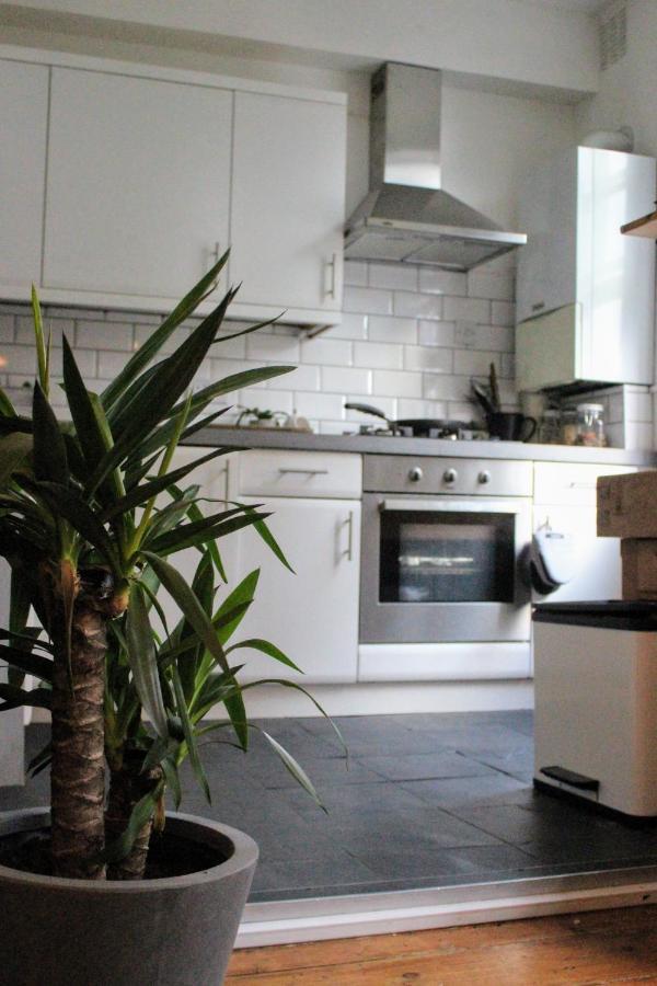 Traditional Victorian 2 Bed In Cobbled Street + Mod Cons - Full Home London Kültér fotó