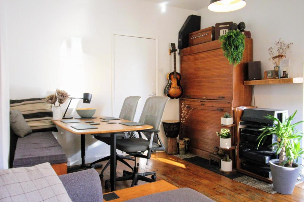 Traditional Victorian 2 Bed In Cobbled Street + Mod Cons - Full Home London Kültér fotó